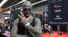 „Extraterestrul negru”, cel mai modificat om din lume, vine la București! Cine este Anthony Loffredo, invitatul special de la International Tattoo Convention Bucharest