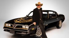 Trei mașini legendare ale actorului Burt Reynolds, scoase la licitație pentru o sumă fabuloasă