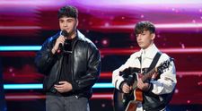 Românii au talent, 23 ianuarie 2026. Leo și Teo, adolescenții care au făcut senzație cântând pe stradă, la un pas de a-l face pe Andi Moisescu să ofere Golden Buzz. I-au convins pe jurați că merită un loc în etapa următoare: „Erau foarte aproape”