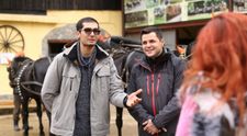 Mamele le impun fetelor un program de armata, in aceasta seara, la Ma insoara mama!