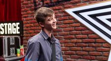 Românii au talent, 28 martie 2025. David Bîrțoiu a venit să facă magie, dar i-a făcut pe toți să râdă. Elevul de 14 ani din Brezoi a cucerit publicul prin carisma sa