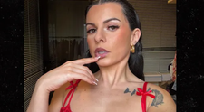 Elena, profesoară la o școală catolică, a fost concediată după ce părinții au aflat că avea cont pe OnlyFans: ”Mă întreb ce tătic a descoperit pozele”