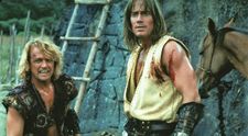 Kevin Sorbo îi face praf pe bărbații de la Hollywood: ”Niște idioți, forțați de feministe să fie pămpălăi”