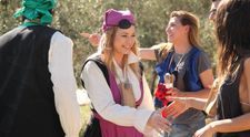 Piratii Elena Lasconi, Roxana Nemes, Denis Stefan si Vasile Calofir au intrat aseara in Ferma Vedetelor