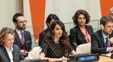 Amal Clooney pledează pentru Ucraina la Națiunile Unite: „Un abator, chiar în inima Europei”
