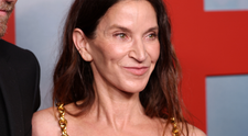 O recunoști? E soția, de 25 de ani, a unui apreciat actor de la Hollywood. Recent, au apărut împreună pe covorul roșu