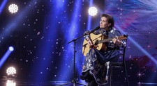 Românii au talent, 21 martie 2025. Mihaela Breabăn a cântat o piesă pe care a compus-o chiar după ce medicul i-a dat vestea că a învins boala. ”Doamnă, sunteți dovada superbă că schimbarea vine din interior”
