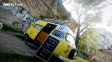 A fost mașina Poștei Germane, acum livrează cafea de specialitate în București. Descoperă povestea cafenelei 
