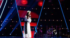 Vocea României 2025, 26 septembrie. Denisa Puițău a convins-o pe Irina Rimes să îi blocheze pe Theo Rose și Horia Brenciu. Antrenorii și-au folosit toate armele pentru a o câștiga în propria echipă: „Mă doare stomacul după cum ai cântat”