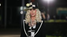 La 77 de ani, Cher dezvăluie, în sfârșit, secretul tinereții. ”Încă port blugi și părul lung”