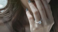 (P) Inelul de logodnă de aur alb cu diamant – perfect pentru aleasa inimii tale