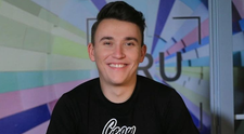 VIDEO Alpaca, vloggerul care gândește în imagini și culori