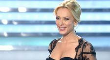 Wow, ce aparitie! Iulia Vantur, intr-un corset complet transparent pe scena de la 