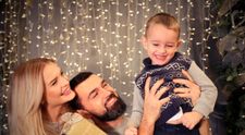 Fiul lui Vlad Miriță, actor la 4 ani! Apare în videoclipul E frumos de Crăciun, în rolul lui Kevin din Singur acasă