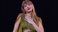 I-a pufnit plânsul, iar unii au fost la un pas de leșin când au aflat bonusurile. Taylor Swift și-a răsplătit regește echipa din turneul Eras: șoferii de camion au primit sume fabuloase