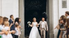 Mirii au fost jefuiți de ospătar în ziua nunții! Pe ce a cheltuit hoțul darul primit de la invitați