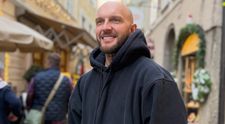 Cine este femeia misterioasă în compania căreia a fost surprins Cătălin Bordea. Au mers împreună la Botoșani, locul natal al comediantului: „Doi moldoveni cinstiți”
