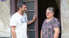 Povestea bunicii care a început să construiască singură o casă i-a impresionat pe telespectatori