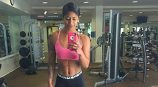 Cum arata femeia cu cel mai sexy posterior de pe Instagram. Ea le invata pe doamne cum sa obtina silueta perfecta