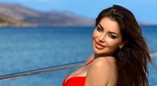 Elena Ionescu, apariție de senzație pe litoralul românesc! Cât de bine arată artista în costum de baie