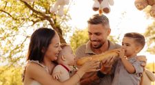 Isaia, fiul Vlăduței Lupău și al lui Adi Rus, a împlinit un an. Imagini de colecție cu mezinul familiei: „La mulți ani... veselia, iubirea și sensul vieții mele...”