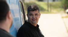 Șef sub acoperire 20 aprilie | VIDEO Edis Ichim, omul care iubește câinii mai mult decât pe el