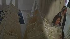 VIDEO Patru femei, surprinse pe cameră în timp ce fură rochii de mireasă în valoare de mii de euro! Cum a acționat vânzătoarea: „Au fost extrem de viclene”