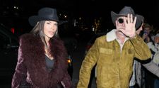 Jeff Bezos, schimbare radicală de look! Miliardarul, surprins de paparazzi cu soția Lauren Sanchez la shopping în Aspen, paradisul schiorilor