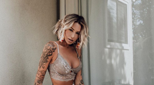 Fosta parteneră a lui Brian Austin Green, apariție incendiară la plajă. Cât de bine arată modelul de 39 de ani
