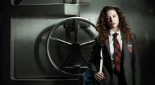 În Casa de Papel era o liceana timidă, în realitate e o blondă sexy de 24 de ani. Cum arată „Alison” acum