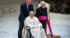 Papa Francisc crede că nu va supraviețui problemelor de sănătate cu care se confruntă. Suveranul Pontif își pregătește succesiunea