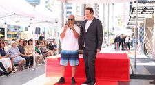 Și-a făcut apariția în adidași și bermude la un eveniment pe Aleea Celebrităților, iar fanii abia l-au recunoscut! Cum arată Mel Gibson la 68 de ani