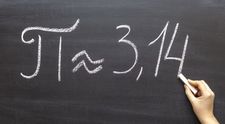 O elevă din Zalău a memorat 199 de zecimale ale constantei matematice Pi