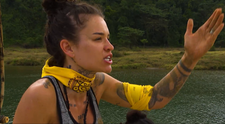 Reacția concurentelor Survivor România 2025, după ce au pierdut din nou în fața băieților. Tot conflictul pornește de la atitudinea lui Adi Coșeru, zis și Vikingul: ”De ce vă ofticați?”