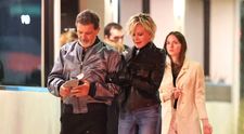 Au divorțat în 2015 și au continuat să spună public cât de mult se iubesc și se respectă. Recent, au fost surprinși împreună la o plimbare prin Los Angeles. Antonio Banderas și Melanie Griffith, fotografiați braț la braț.