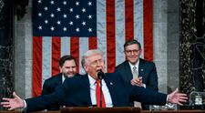 Donald Trump, ironizat pe internet după ce și-a depășit propriul record pentru cel mai lung discurs: „Oare câți au adormit în timp ce îl ascultau?”