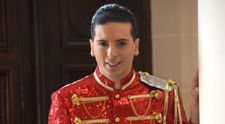 Cine este românul RADHU și cum au ajuns producătorii lui Luis Fonsi și ai Gloriei Estefan să lucreze cu el