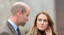 Reacția palatului Kensington față de pozele de paparazzi ”grosolan intruzive”, cu William și Kate în vacanță