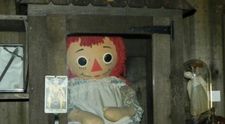 Annabelle are un nou „tutore legal”! Cine are acum păpușa blestemată, după ce ultimul deținător a murit în condiții bizare