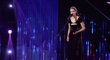 Românii au talent 2021: Emanuela Benciu, o voce de aur pe scena talentelor: “Ești ca o privighetoare!”