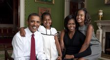 Michelle Obama, apariție rară alături de fiicele sale. Malia și Sasha au însoțit-o la un restaurant celebru din Beverly Hills