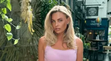 Drama unei femei: ”Împlinesc 44 de ani și arăt mai tânără decât fiica mea, care îmbătrânește foarte urât”. Cum arată fiica, în vârstă de 20 de ani