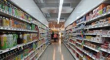 (P) Alimentele de bază s-au scumpit cu procente între 30%-50% în ultimul an