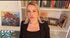 După ce a fost dată dispărută, jurnalista din Rusia continuă să lupte împotriva războiului. Ce mesaje apar pe conturile ei?