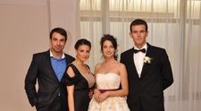 Alexandru Papadopol a furat mireasa si a dansat o hora in Piata Mare din Sibiu