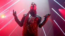 Marilyn Manson s-a prăbușit pe scenă în timpul unui concert din Texas. Ce a pățit artistul