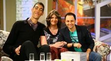 Sultan Kosen, cel mai inalt barbat din lume, a intalnit-o la ”Happy Hour” 
pe romanca de 2 metri FOTO