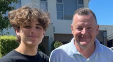 Alexander, un student de 21 de ani, a crezut că are gripă, însă a murit la câteva ore distanță după primele simptome. Boala gravă cu care se confrunta