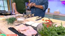Toată lumea a vrut rețetele lui Chef Iosif Ștefănescu! Cum prepari feta în crustă de susan și ciulamaua de pui cu trio de ciuperci