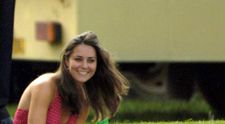 Momentul când Kate Middleton l-a cucerit pe William. A apărut în public într-o rochie transparentă, prin care se vedea totul